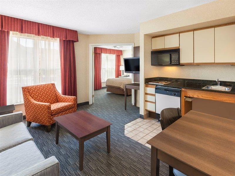Affordable Suites Of America Detroit-Warren Exterior photo