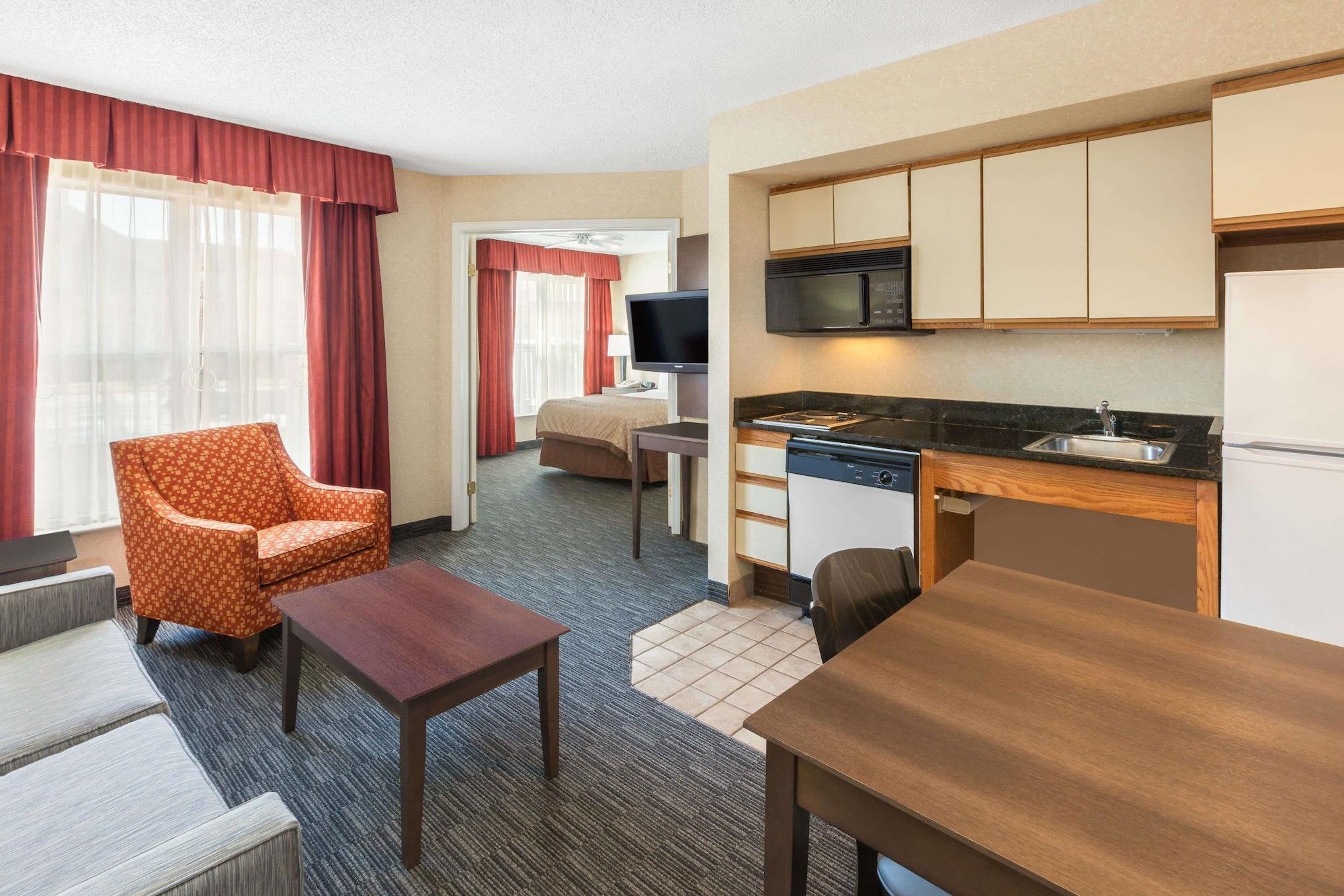 Affordable Suites Of America Detroit-Warren Exterior photo