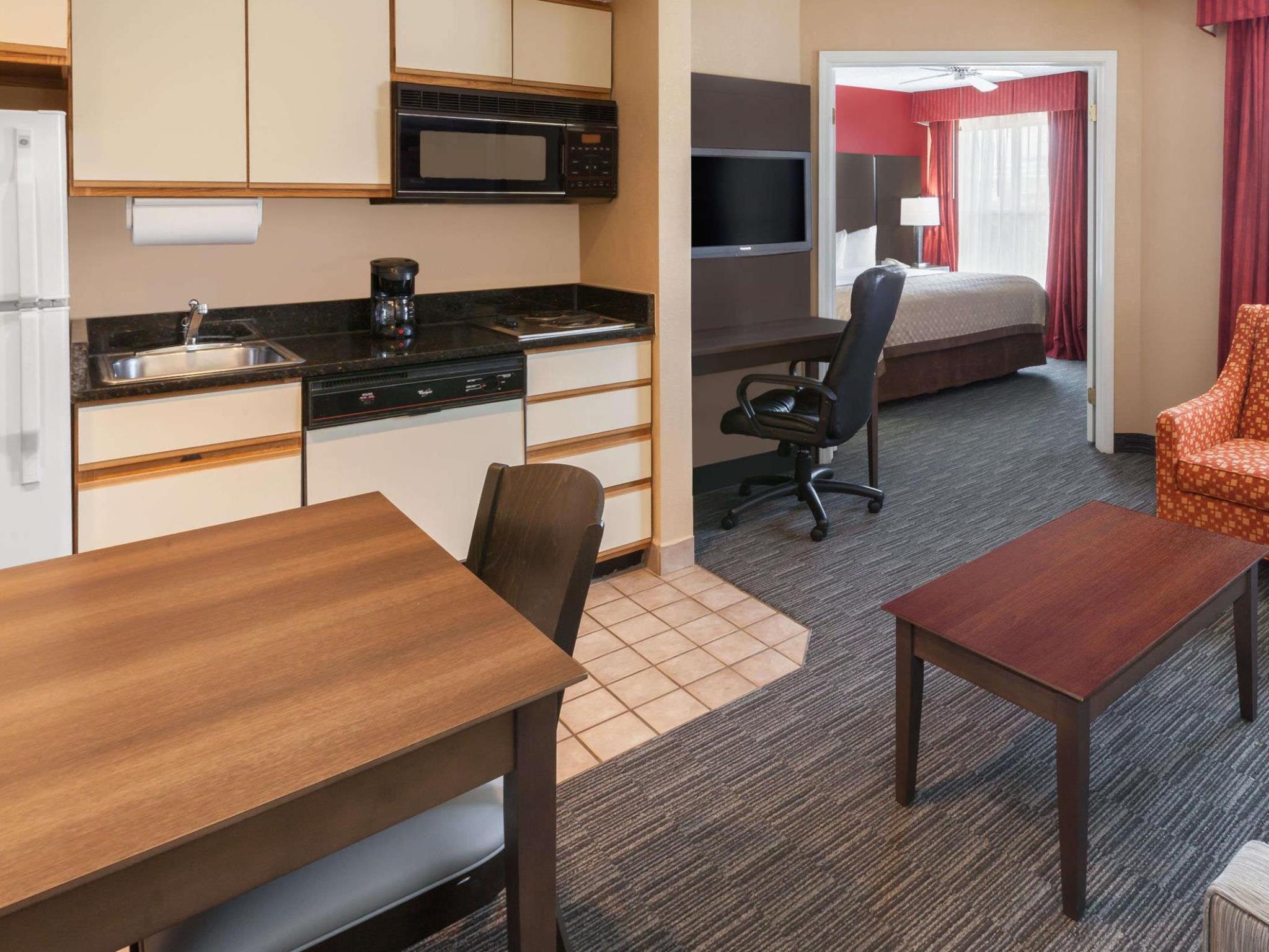 Affordable Suites Of America Detroit-Warren Exterior photo