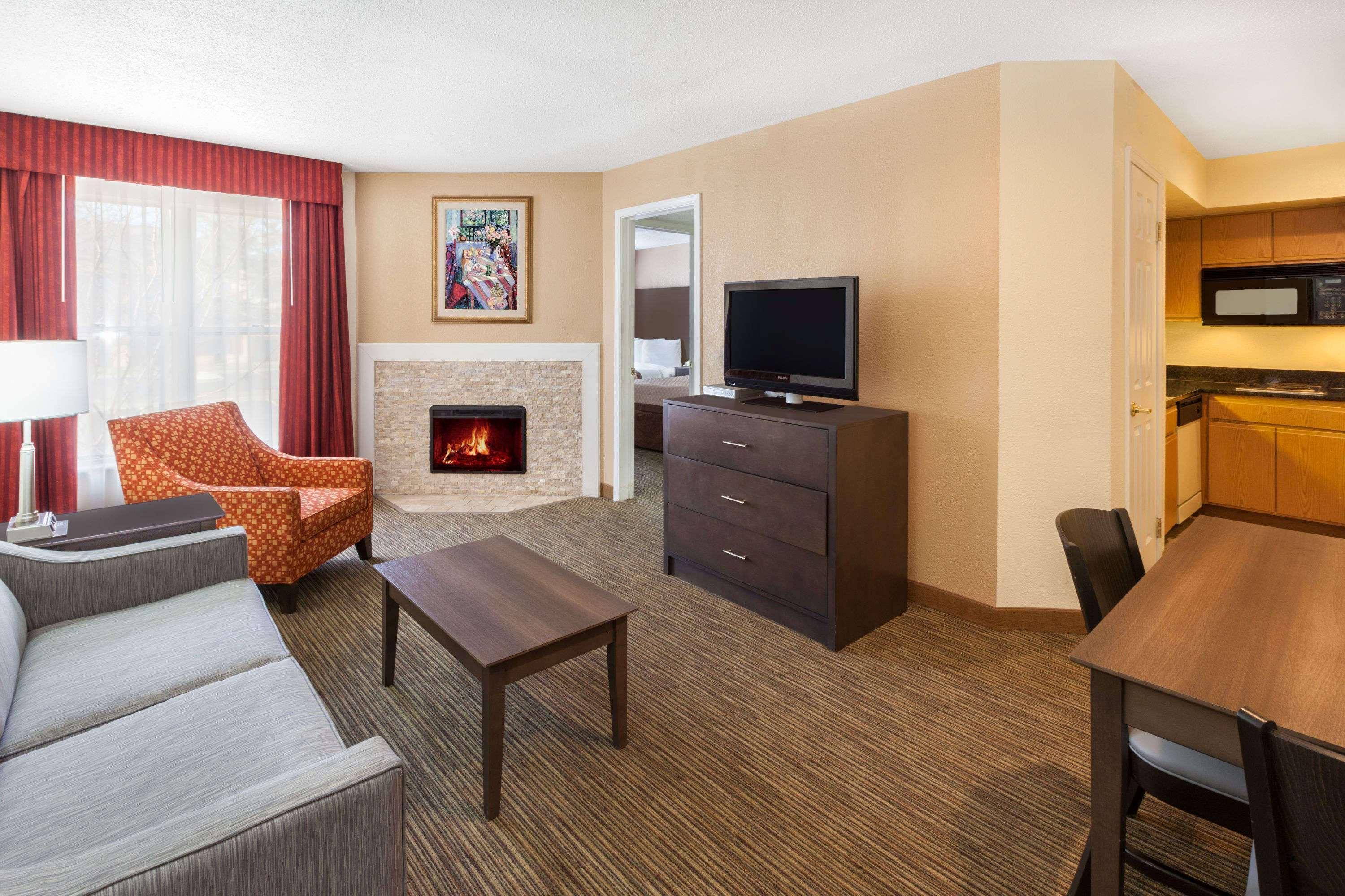 Affordable Suites Of America Detroit-Warren Exterior photo